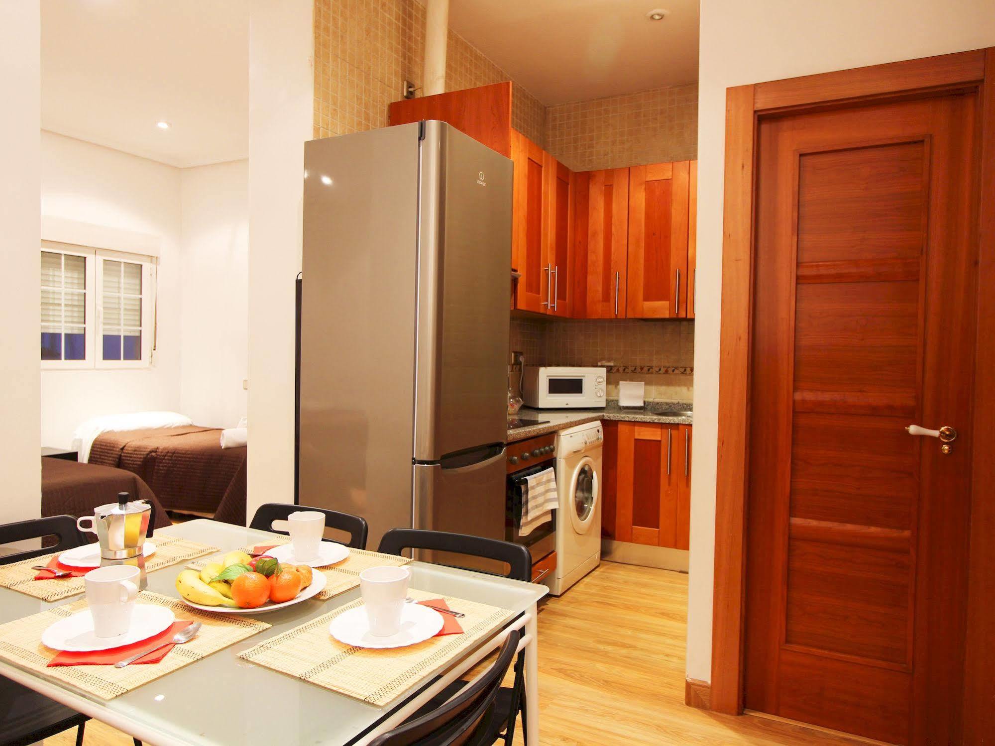 Apartamentos Good Stay Prado มาดริด ภายนอก รูปภาพ