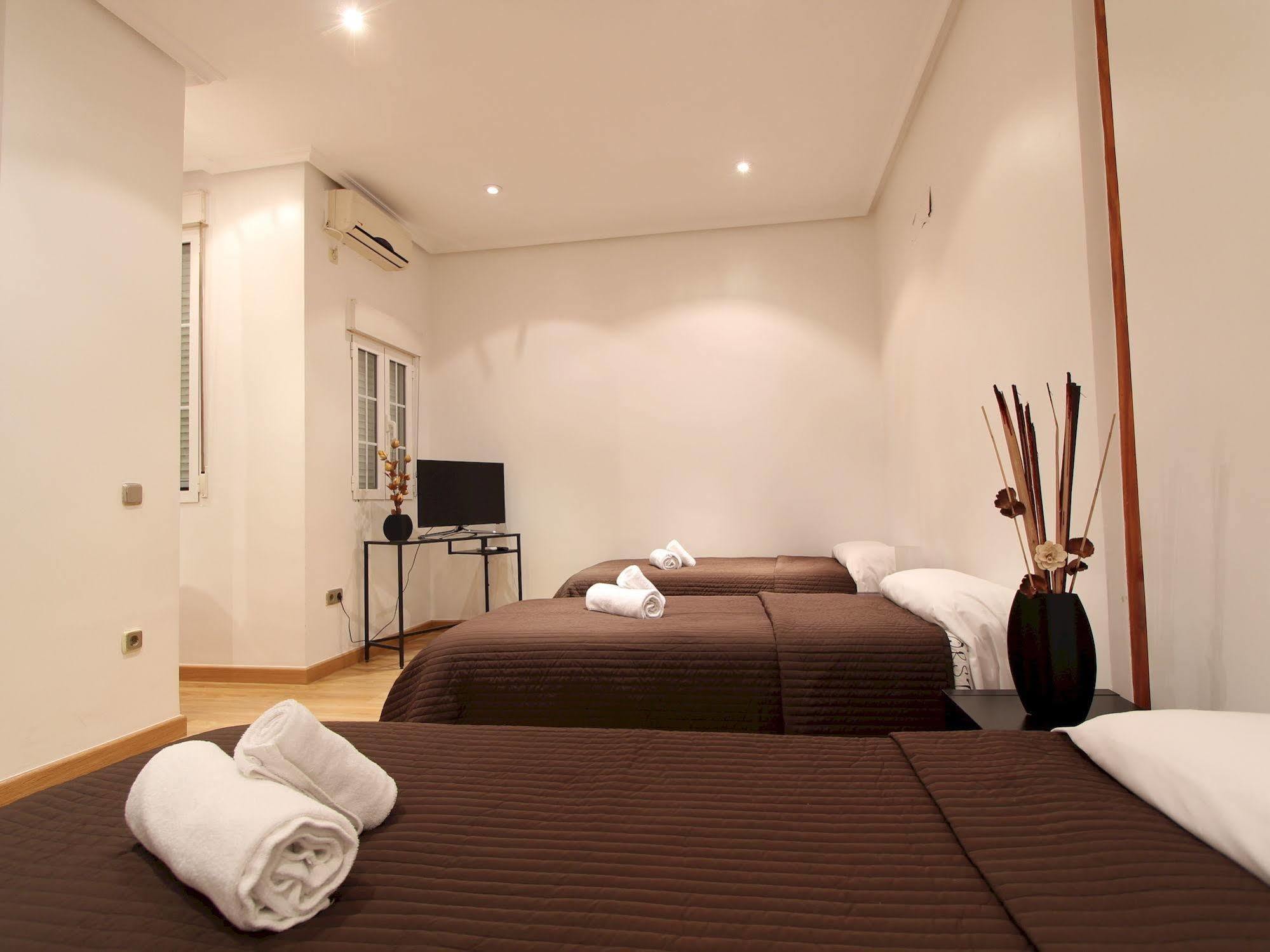 Apartamentos Good Stay Prado มาดริด ภายนอก รูปภาพ