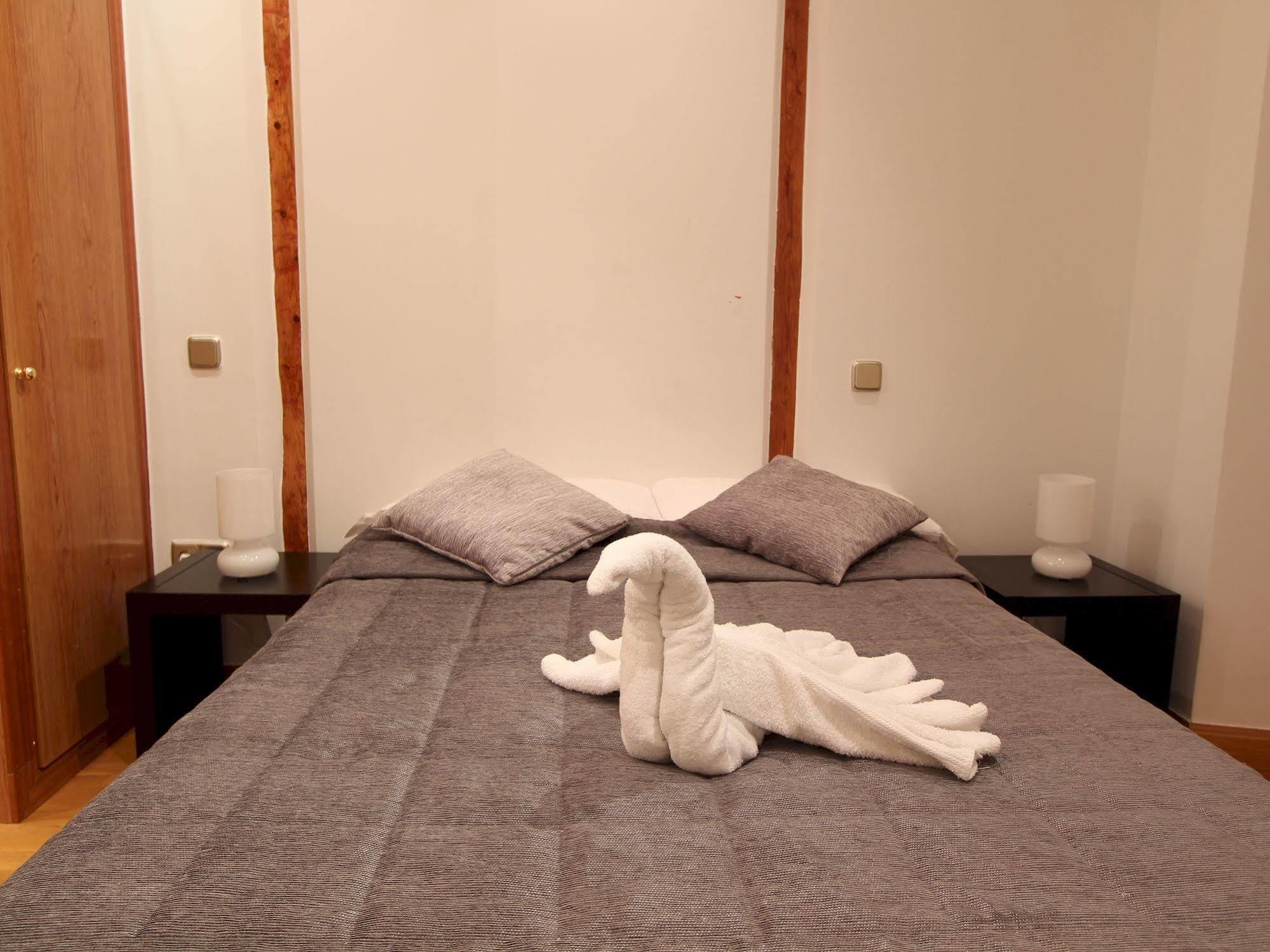 Apartamentos Good Stay Prado มาดริด ภายนอก รูปภาพ