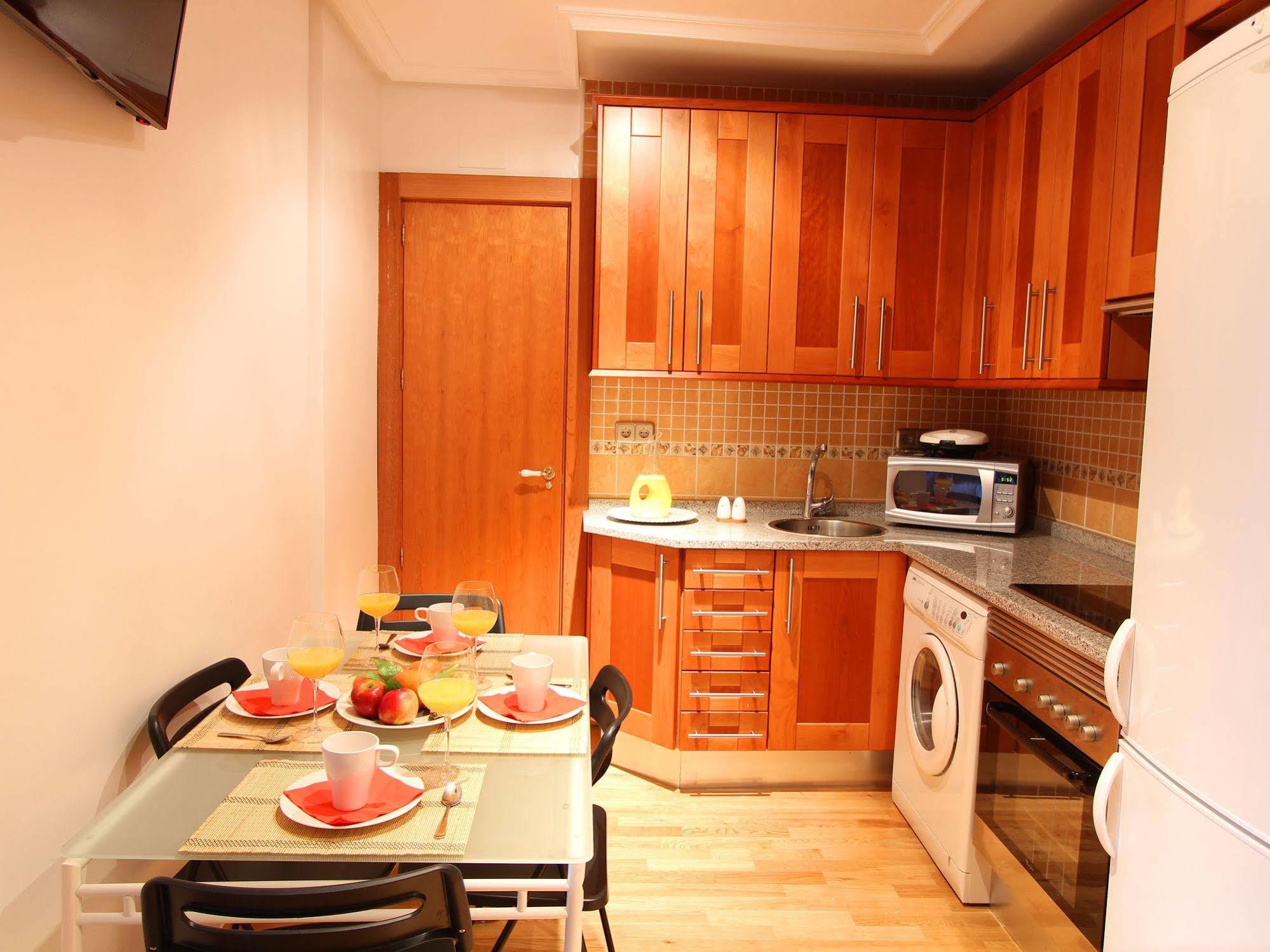 Apartamentos Good Stay Prado มาดริด ภายนอก รูปภาพ